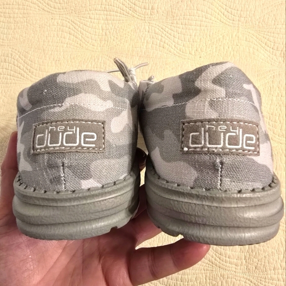 NWT Hey Dude Men's Gray Camo Wally Slip On Shoes - Picture 10 of 10